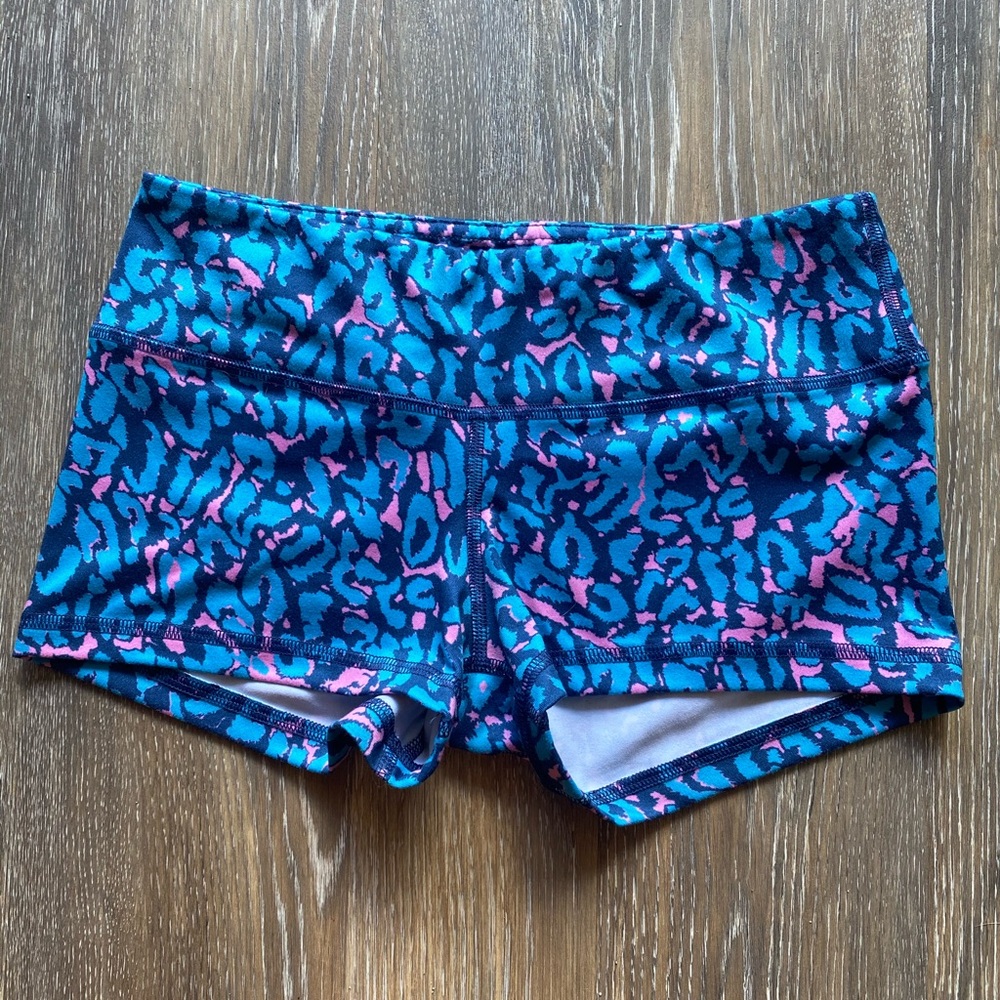 FLEO shorts